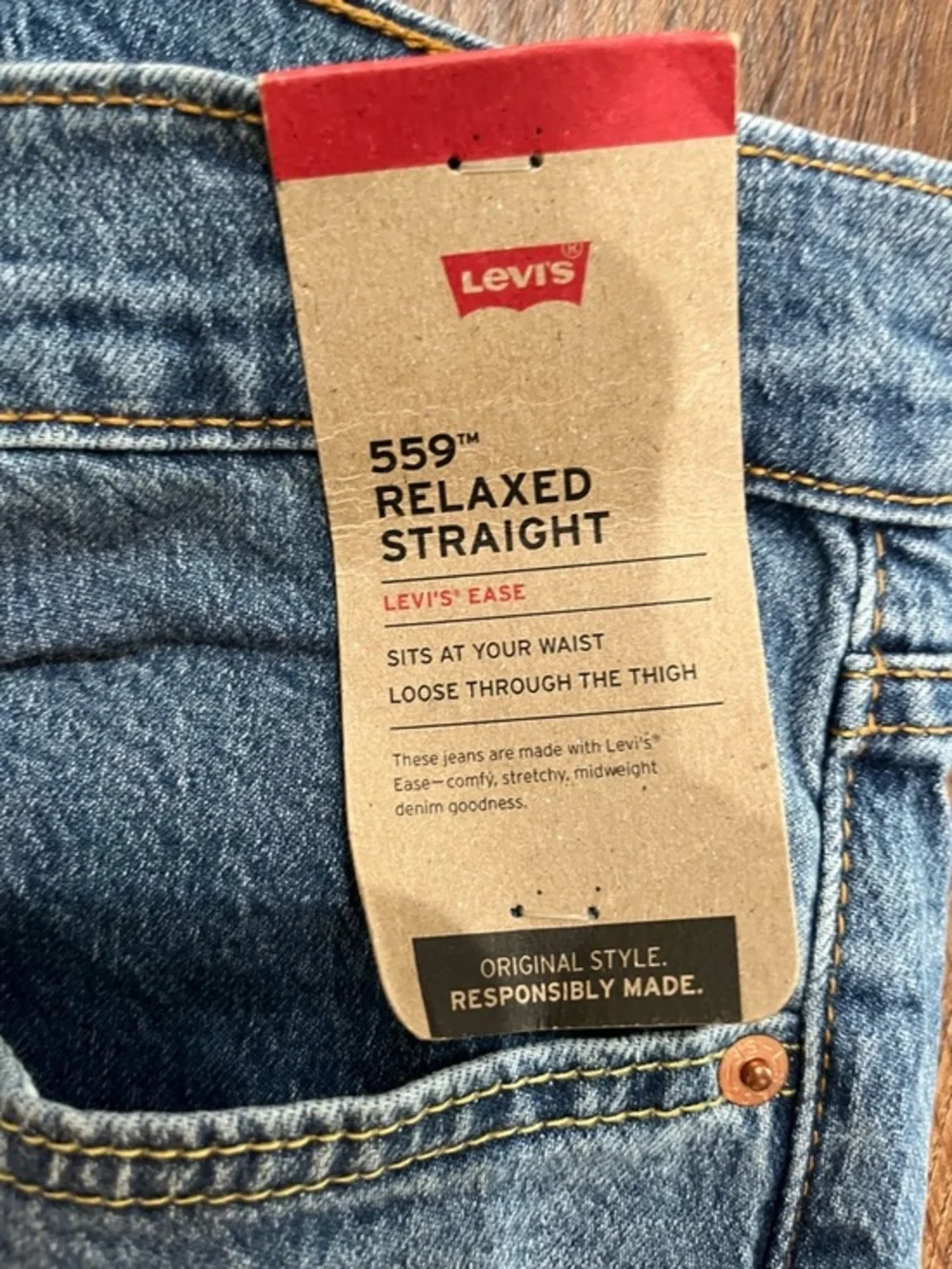NWT!! Levi’s 559 Relaxed Straight Fit Men’s Jeans Medium Wash Size 31x32 Zip Fly